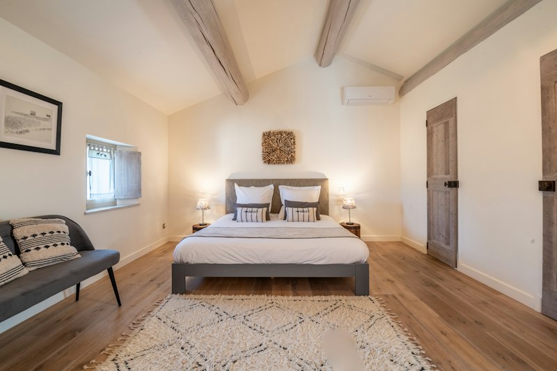 Luberon Love additional image