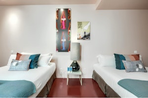 Parisian Blue image 8