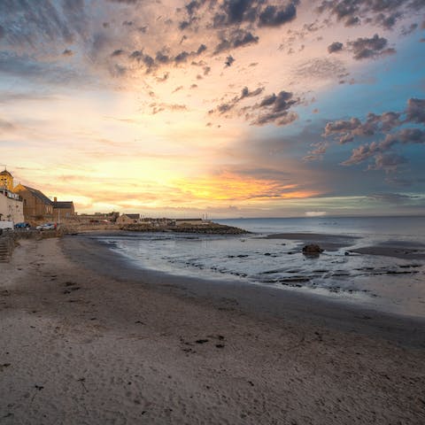 Take a seven-minute stroll to the shores of Kinghorn Beach