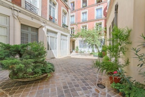 Paris in the Springtime image 7