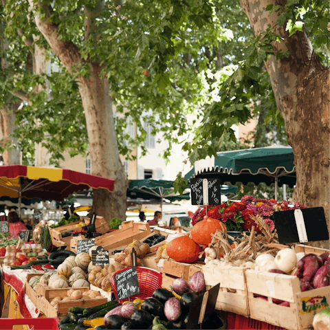 Find fresh local produce in one of the farmers' markets