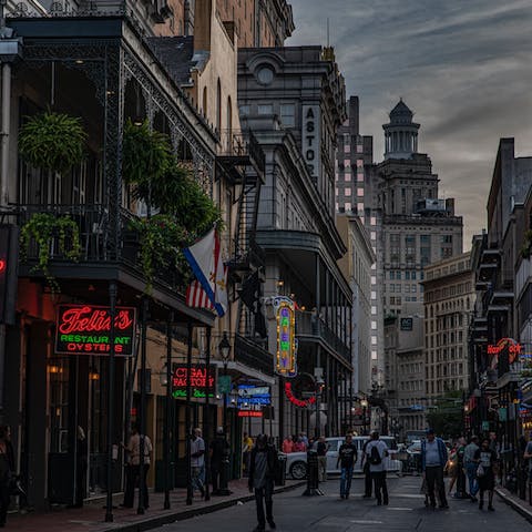 Experience the buzz of historic New Orleans