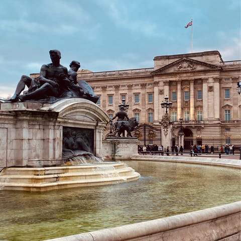 Take a ten-minute walk to visit your royal neighbours at Buckingham Palace