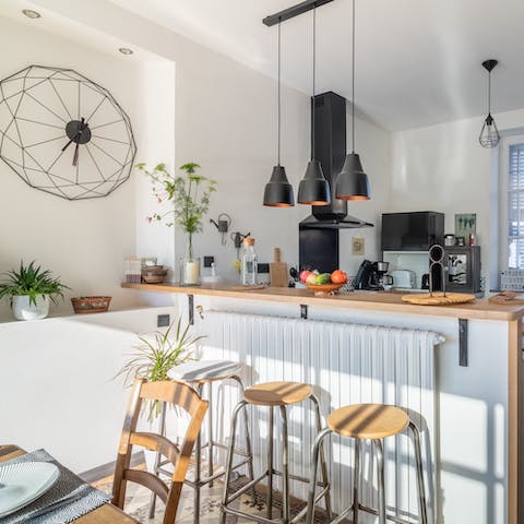 Enjoy your morning coffee in the contemporarily styled kitchen