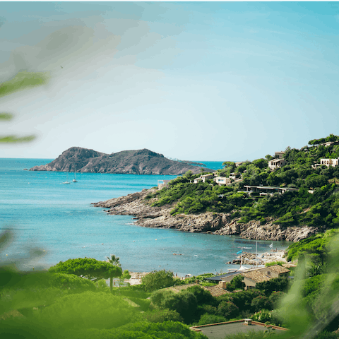 Take a drive to explore the Côte d'Azur