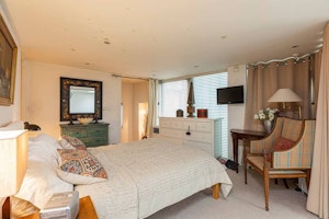 The Fulham Charm image 4
