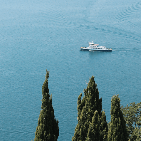 Set sail on a boat trip for the ultimate Lake Como experience