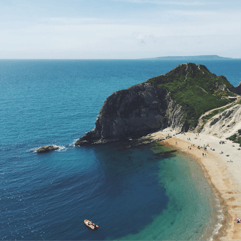 Explore the coastal wonders of your local region – the Jurassic Coast