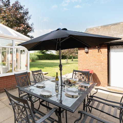 Enjoy delicious alfresco meals with your family and friends