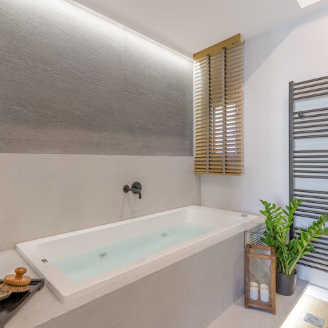 Treat yourself to a long soak in the Jacuzzi tub after a day of exploring the city on foot