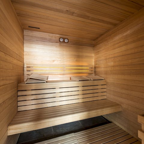 Soothe aching muscles in the sauna and hammam after a day on the slopes