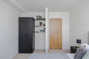 Gentleman's Comfort image 10
