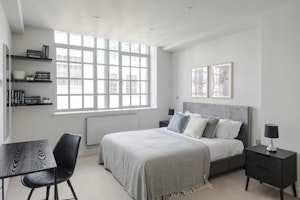 Gentleman's Comfort image 7