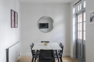 Gentleman's Comfort image 6