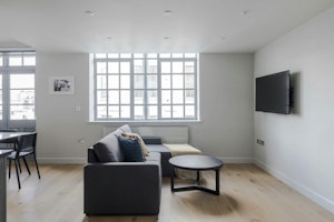 Gentleman's Comfort image 1