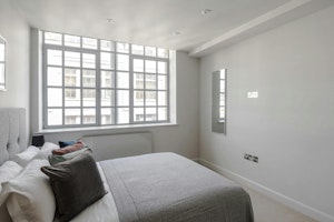 Gentleman's Comfort image 4