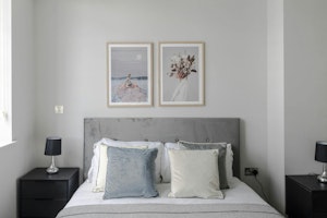 Gentleman's Comfort image 3