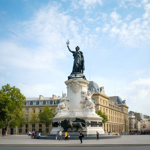 Stay a short stroll from the Monument à la République