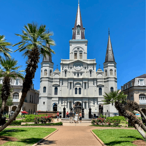 Walk to the historic Jackson Square in just under fifteen minutes and get coffee from Café du Monde