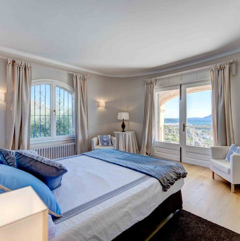 Wake up to sea views and direct access to the terrace
