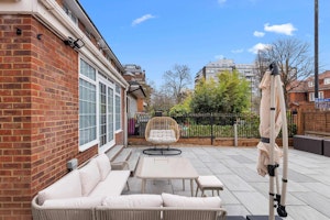King's Garden image 1