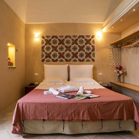 Wake up in the elegant bedroom feeling rested and ready for another day of sightseeing