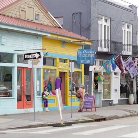 Stay in Audubon, New Orleans' university district, and explore the area's cafés, boutiques and restaurants