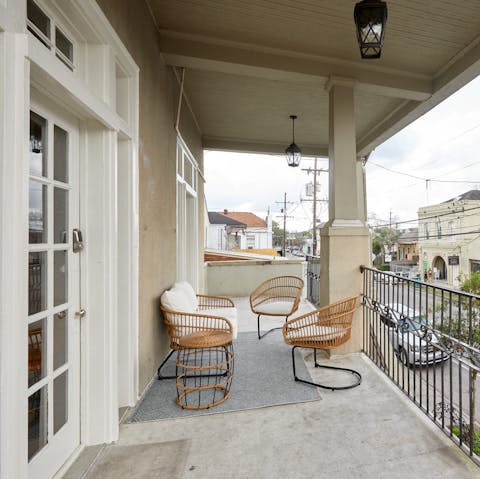 Sit outside on the shared porch and sip your morning coffee in the fresh air