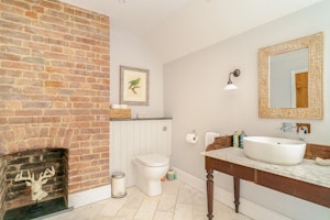 Wineberry Cottage image 14
