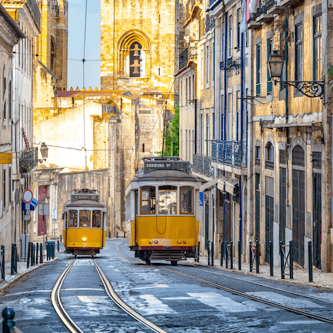 Explore the streets of Lisbon from your door