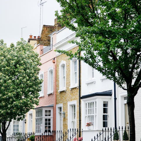 Stroll through the charming streets of Chelsea before finding a spot for lunch