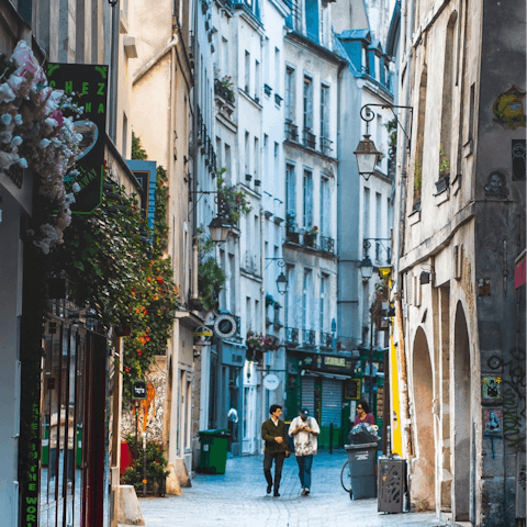 Explore the art galleries of Le Marais