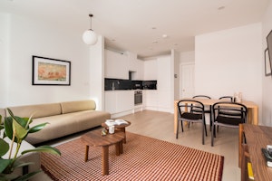 Big Smoke Hideaway image 6