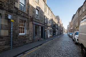 A Sandstone Stay image 2