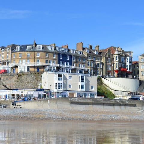 Take advantage of this special location just above Cromer beach