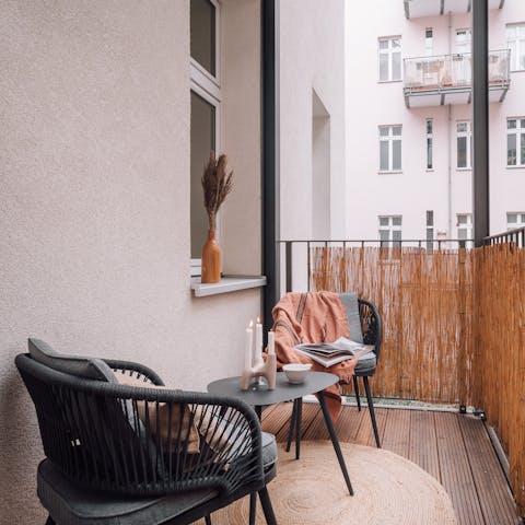 Read, relax and plan your next move from the little balcony 