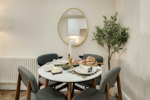 Cosy Clifton image 6