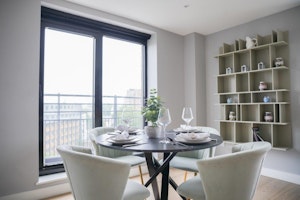 South Kensington Heights image 13