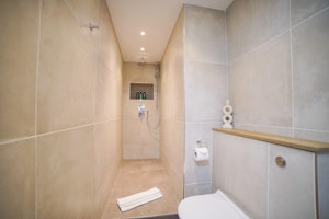 South Kensington Heights image 12