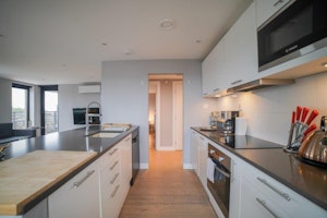 South Kensington Heights image 9