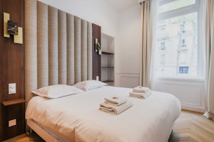 Monceau Mahogany image 9