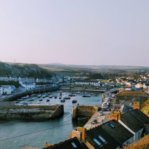 Walk to Porthleven's harbour in under five minutes