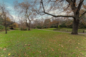 Nor Loch image 7