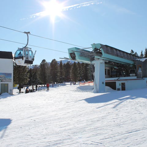 Stay just footsteps from the ski lift up to the Kreischberg Ski Area