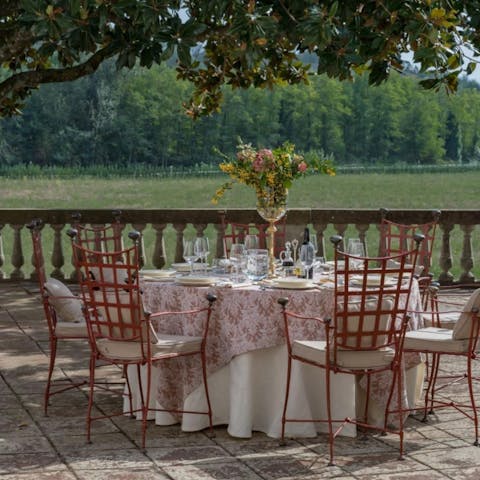 Explore Tuscany's culinary delights alfresco under the trees