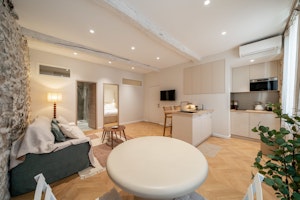 Antibes Sweetheart image 11