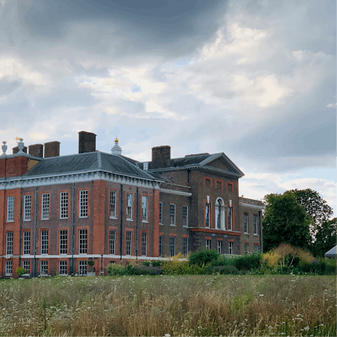 Enjoy a refreshing stroll through Kensington Gardens