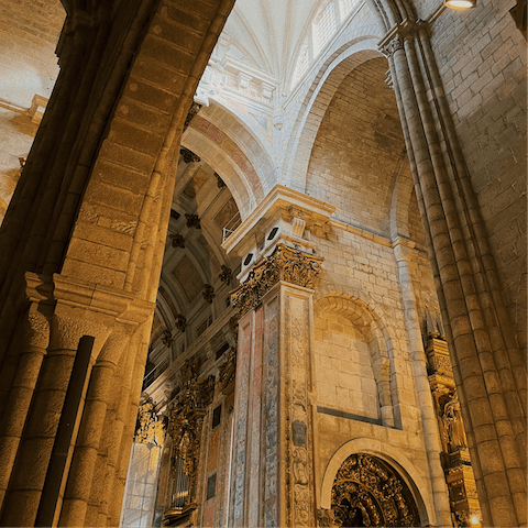 Visit the stunning Porto Cathedral, a six-minute stroll from this home