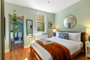 Hoxton Hideaway image 3