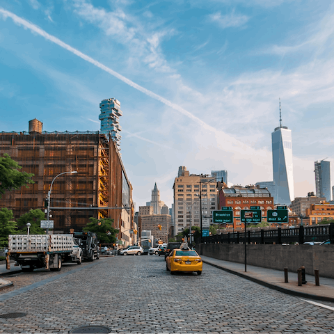 Discover oh-so-trendy Tribeca from this excellent location